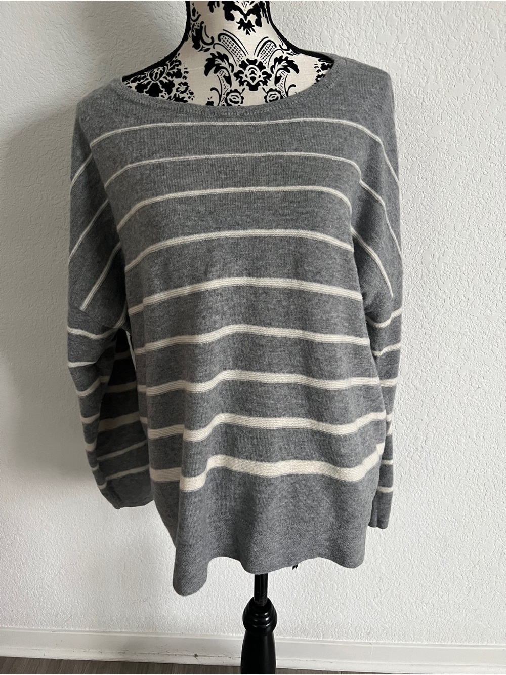 C&C California Women’s 2X Gray Ivory Stripe Merino Wool Oversized Sweater